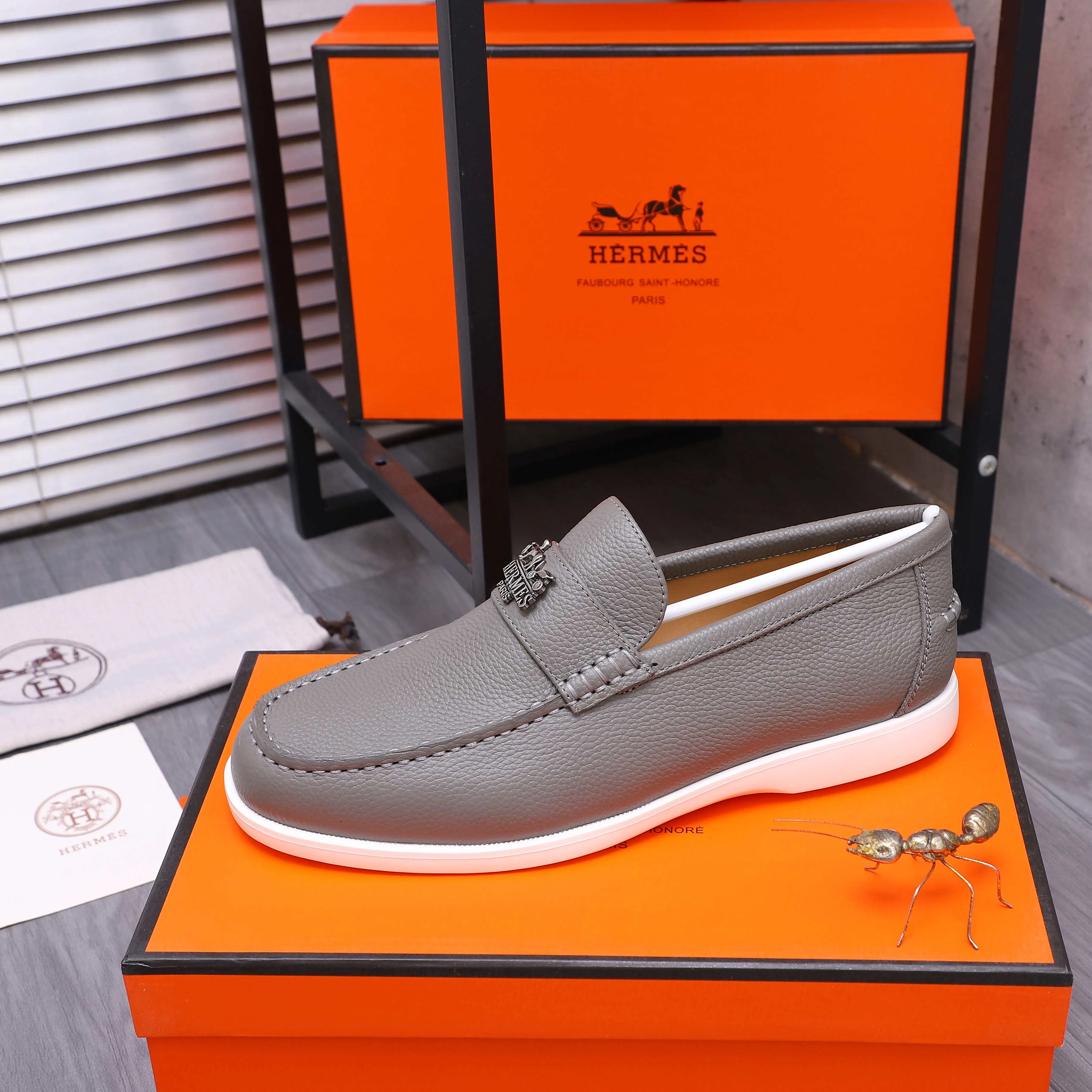 Men's shoes 💰p560 Product trademark: HERMES "Hermes" casual slip-on men's shoes. Regular size: 38-46 (45.46 is custom-made and non-returnable) Product materials: Selected pebbled cowhide upper, cowhide lining, original foam rubber ultra-light sole
